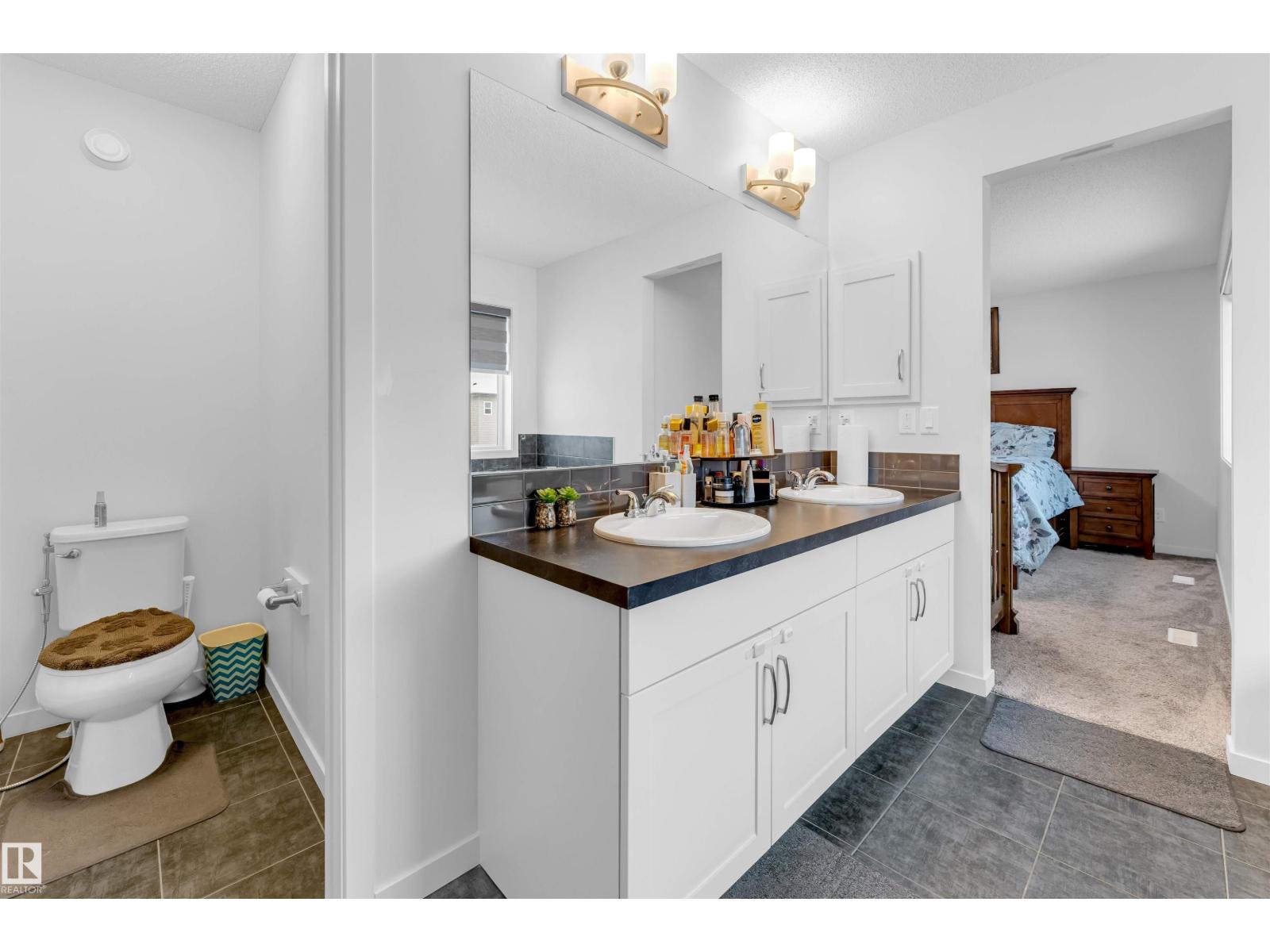 933 MCCONACHIE BV NW, Edmonton