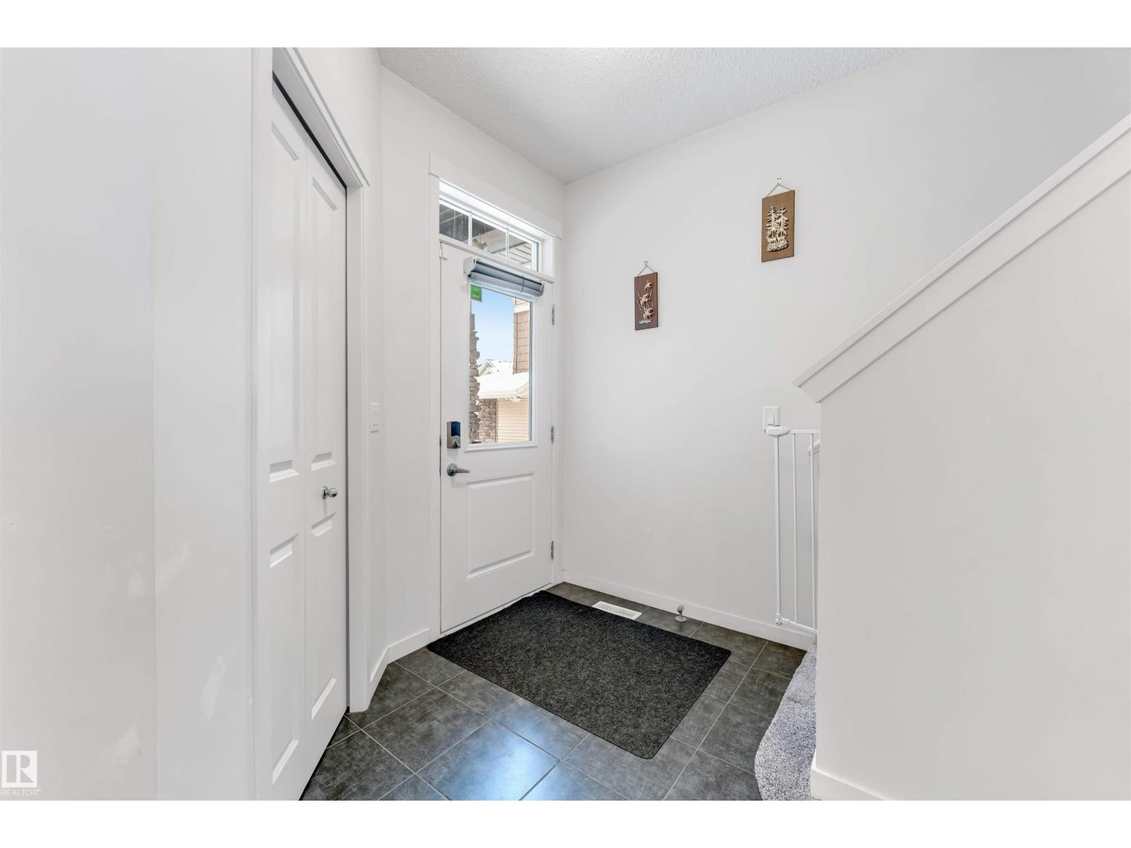 933 MCCONACHIE BV NW, Edmonton