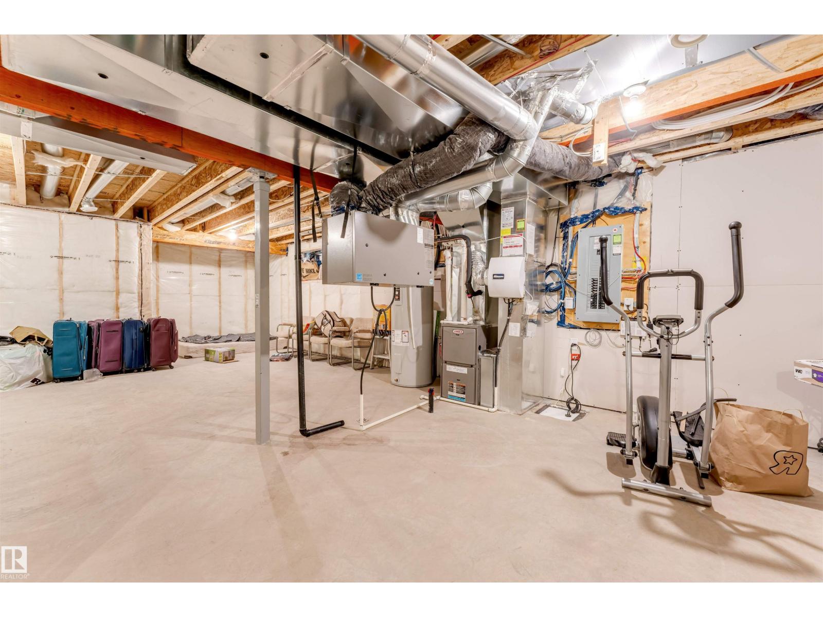 933 MCCONACHIE BV NW, Edmonton