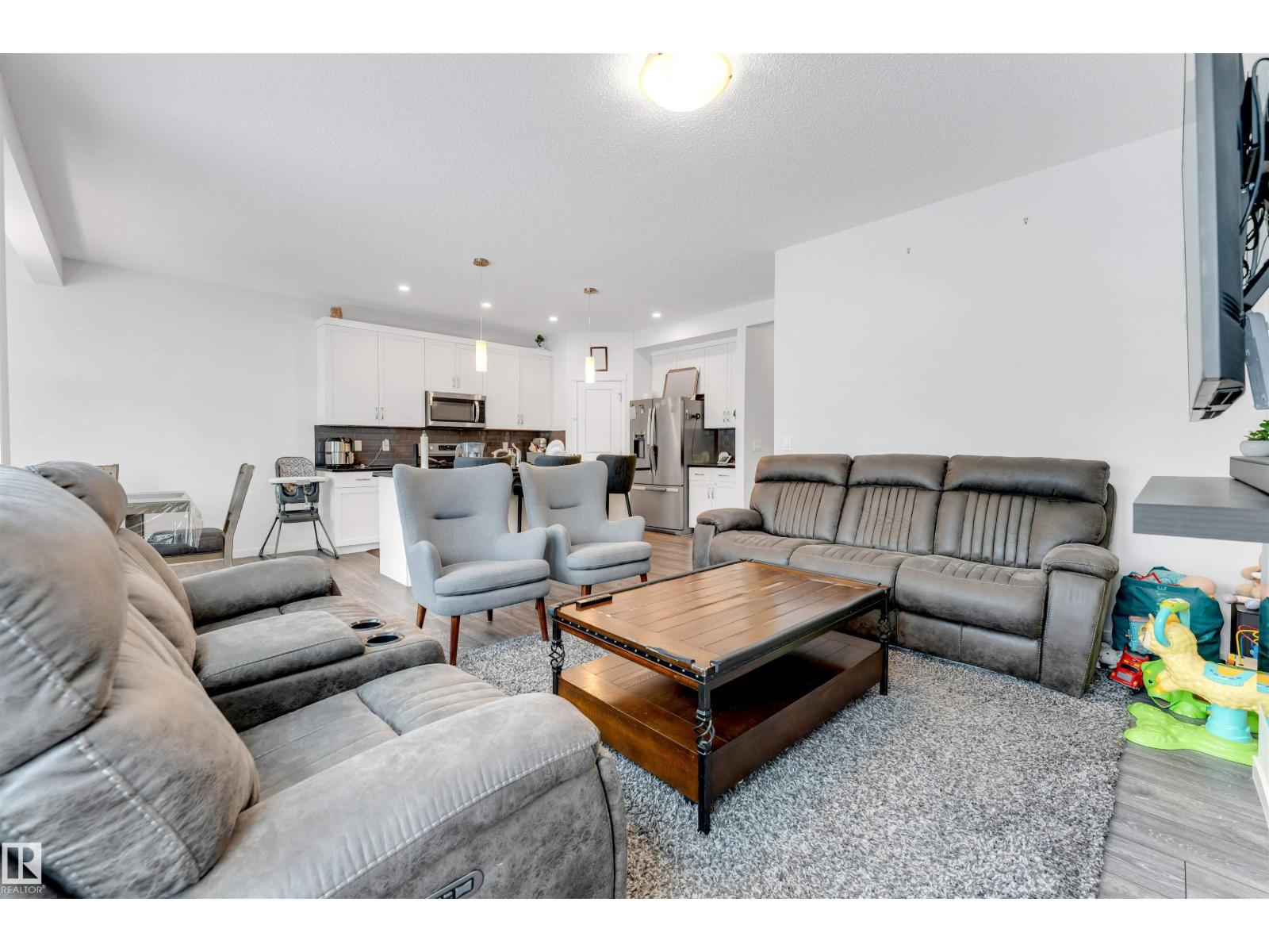 933 MCCONACHIE BV NW, Edmonton