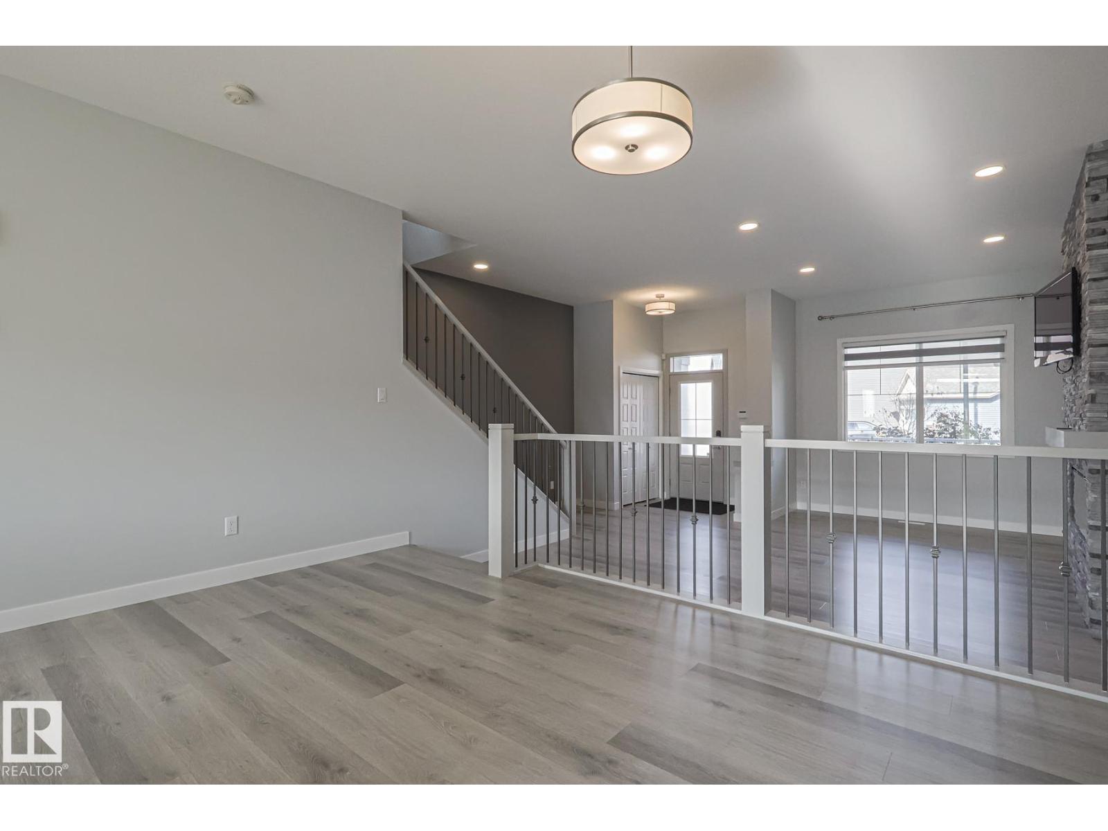 1653 PLUM CIRCLE CI SW, Edmonton