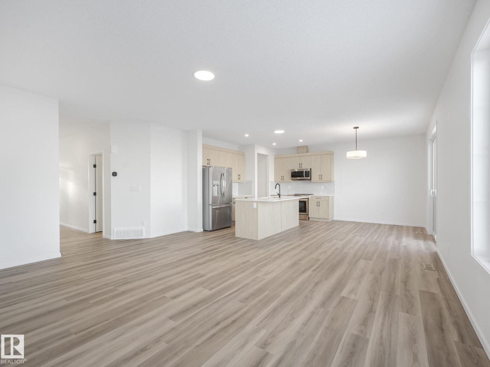 20506 16A AV NW, Edmonton