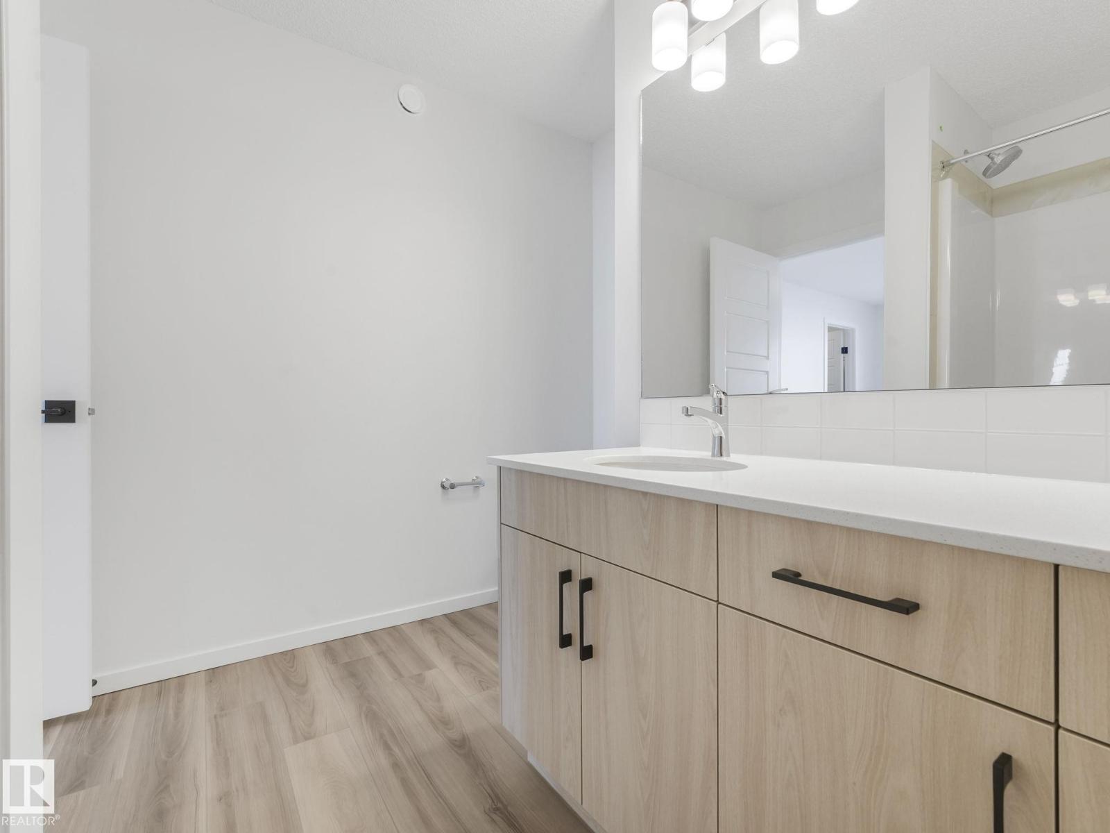 20506 16A AV NW, Edmonton