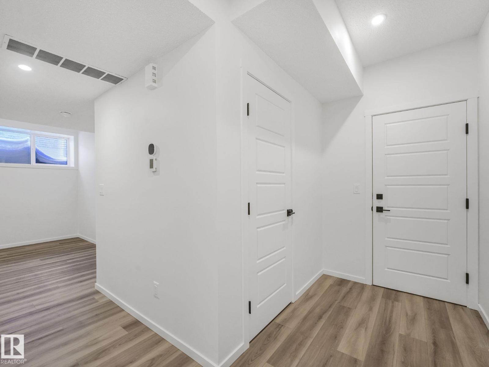 20506 16A AV NW, Edmonton