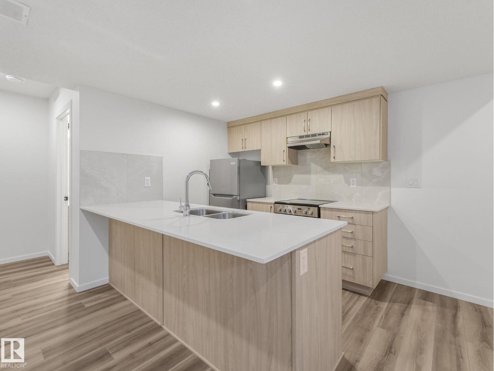 20506 16A AV NW, Edmonton