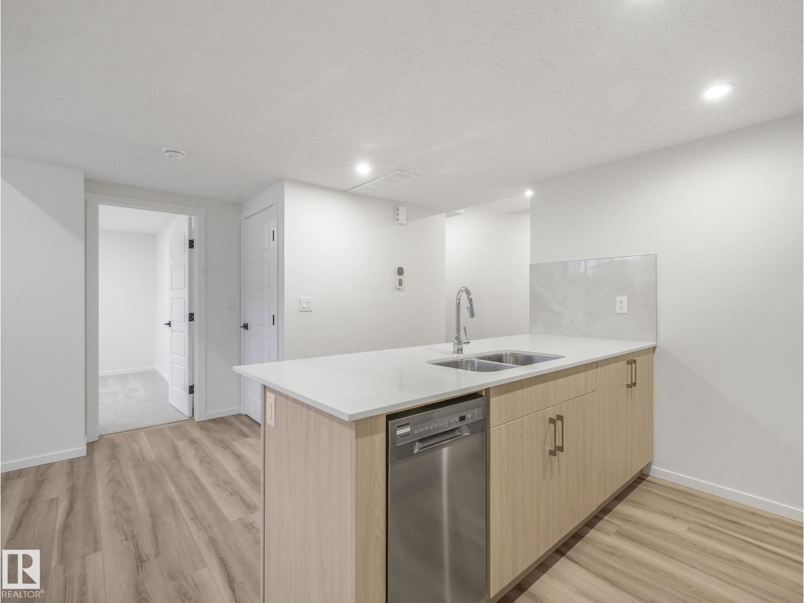 20506 16A AV NW, Edmonton