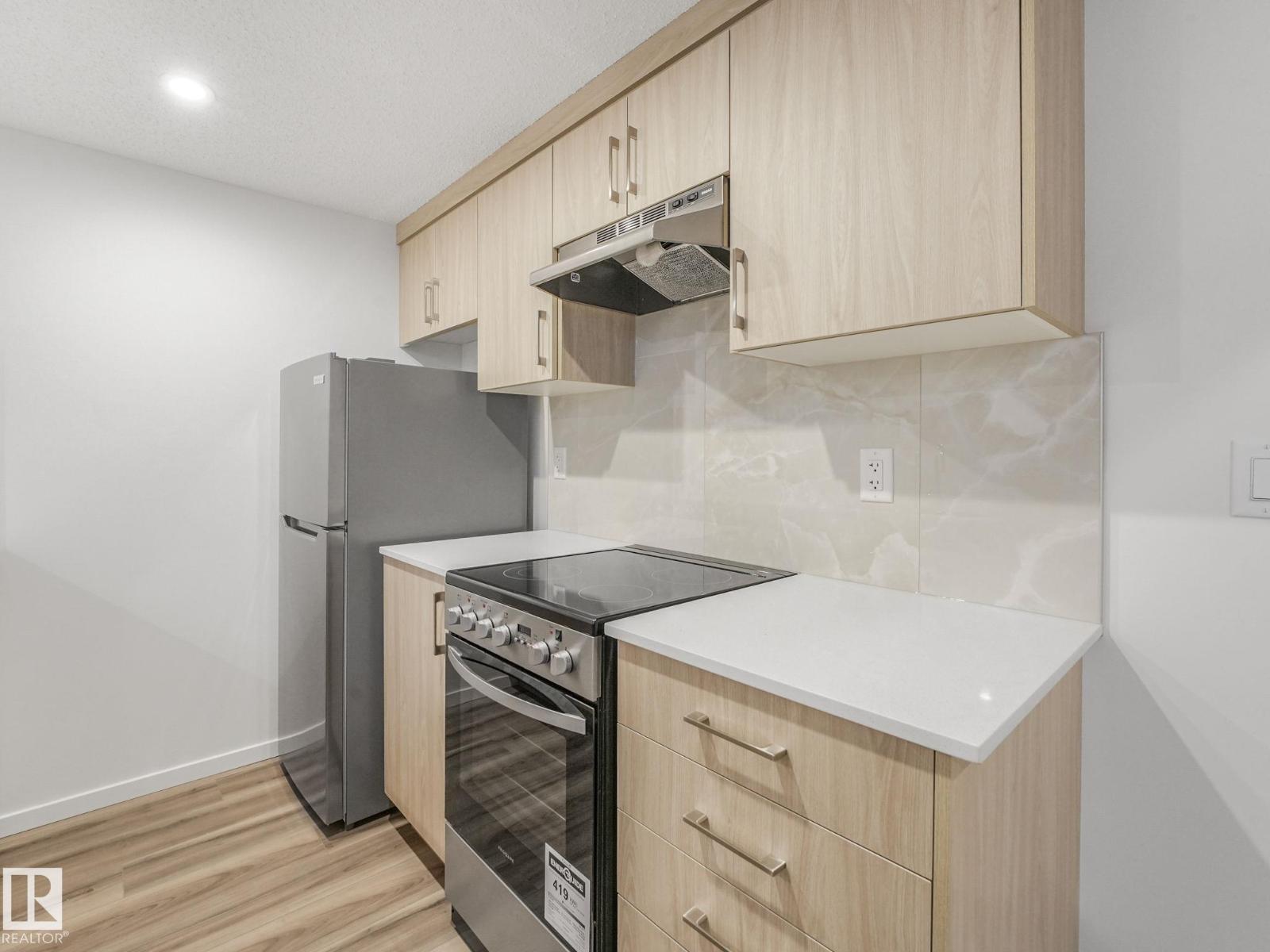 20506 16A AV NW, Edmonton