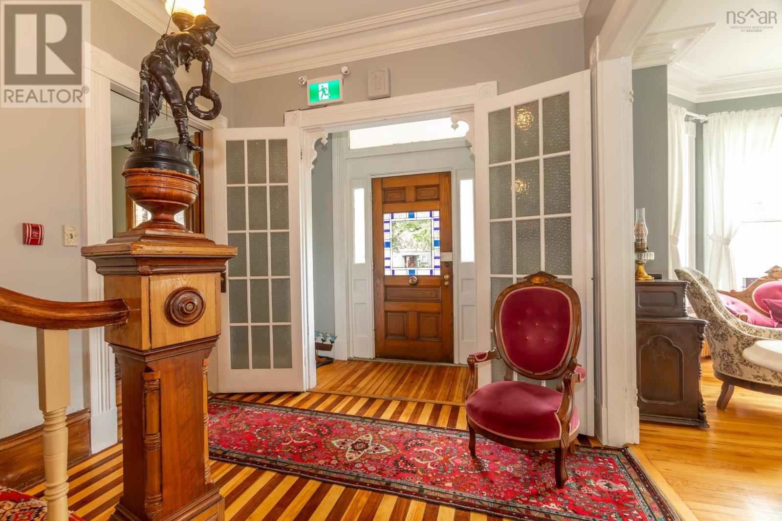 Property 44 of 50 of 548 St George Street