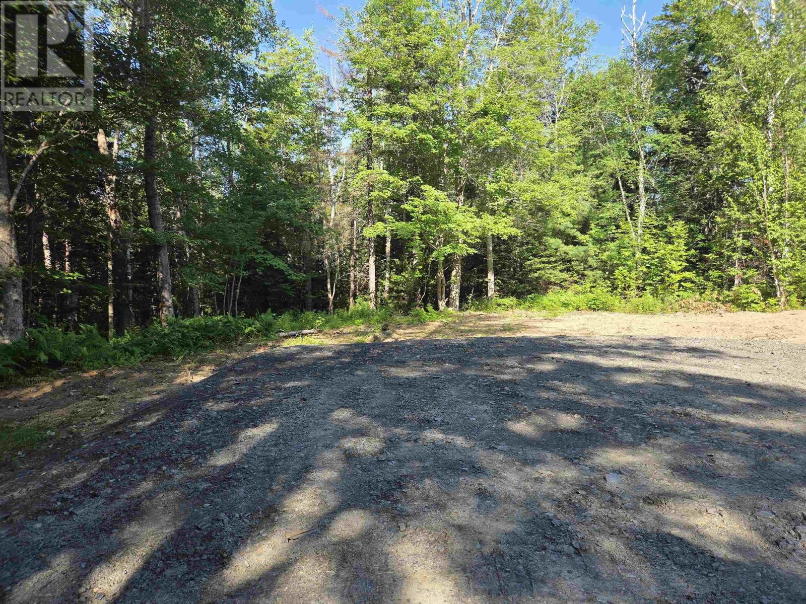 Property 21 of 26 of 48 Lake Mulgrave Road