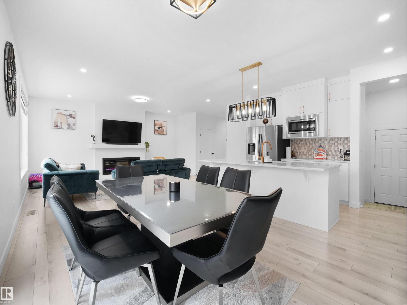 949 STILLWATER BV NW, Edmonton