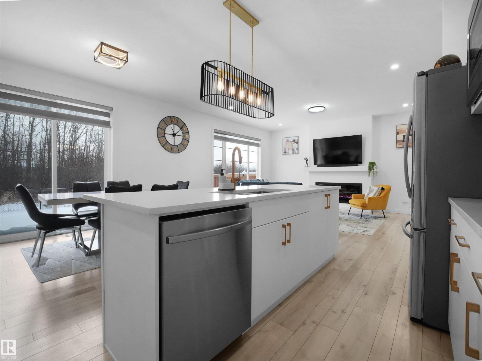 949 STILLWATER BV NW, Edmonton