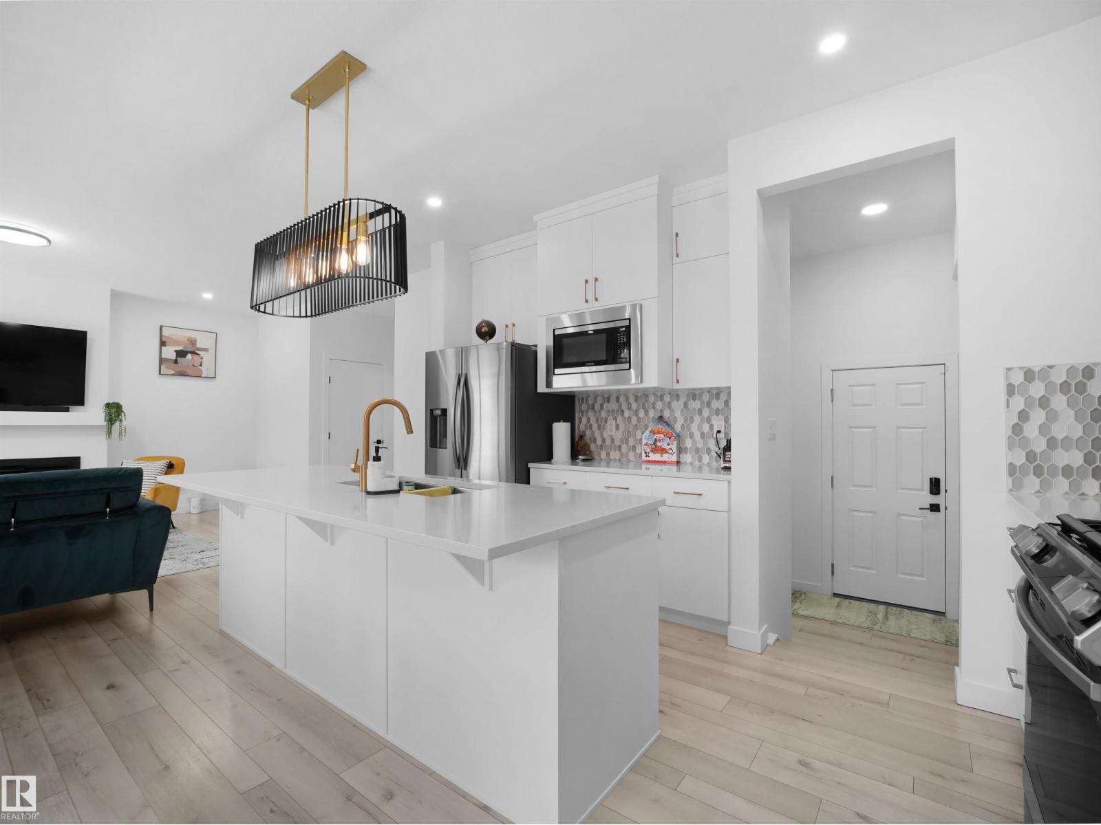 949 STILLWATER BV NW, Edmonton