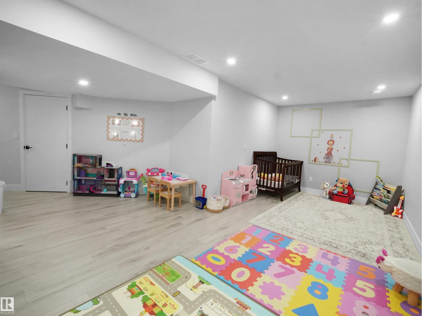 949 STILLWATER BV NW, Edmonton