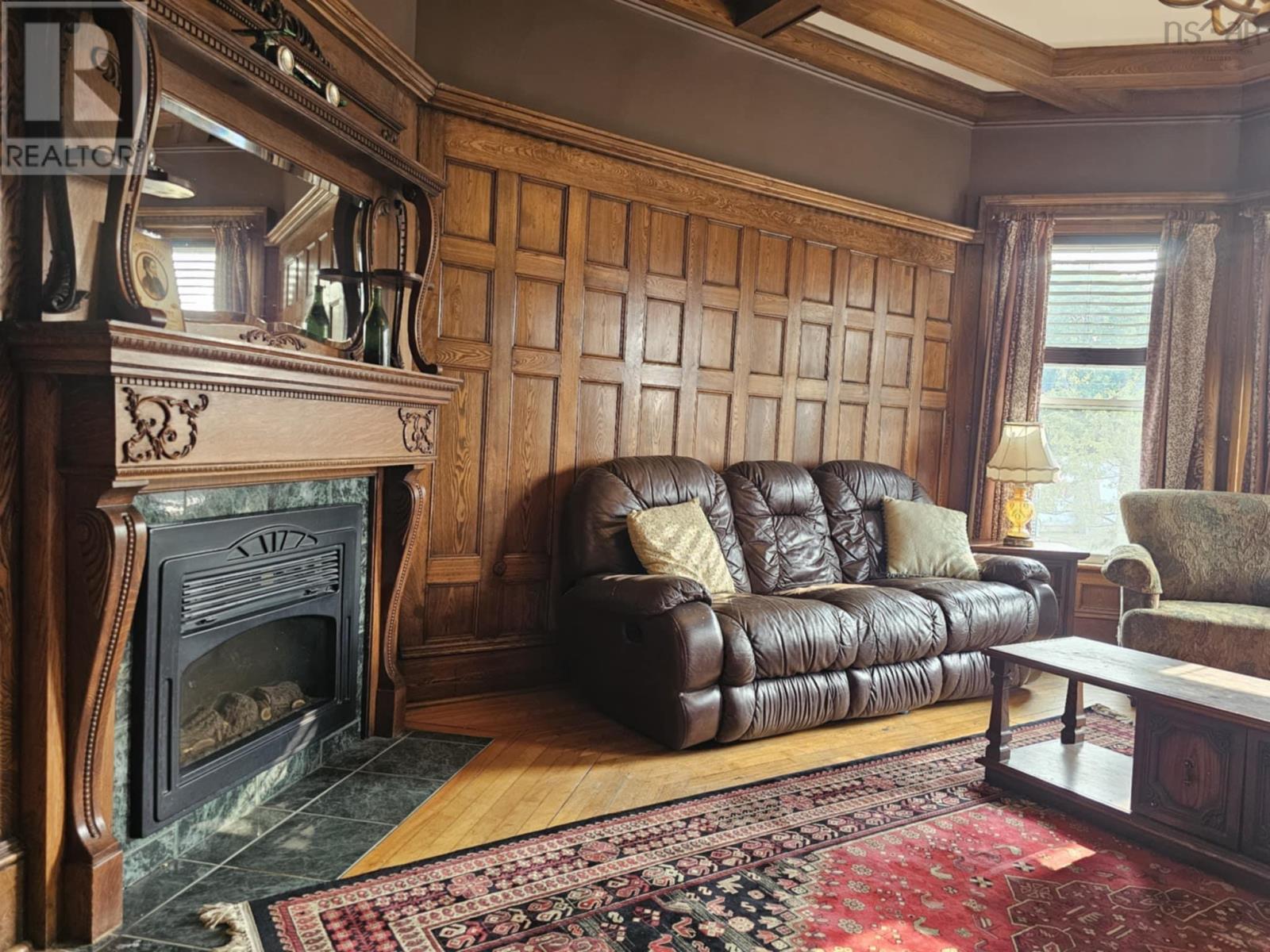 Property 20 of 49 of 435 Prince Street