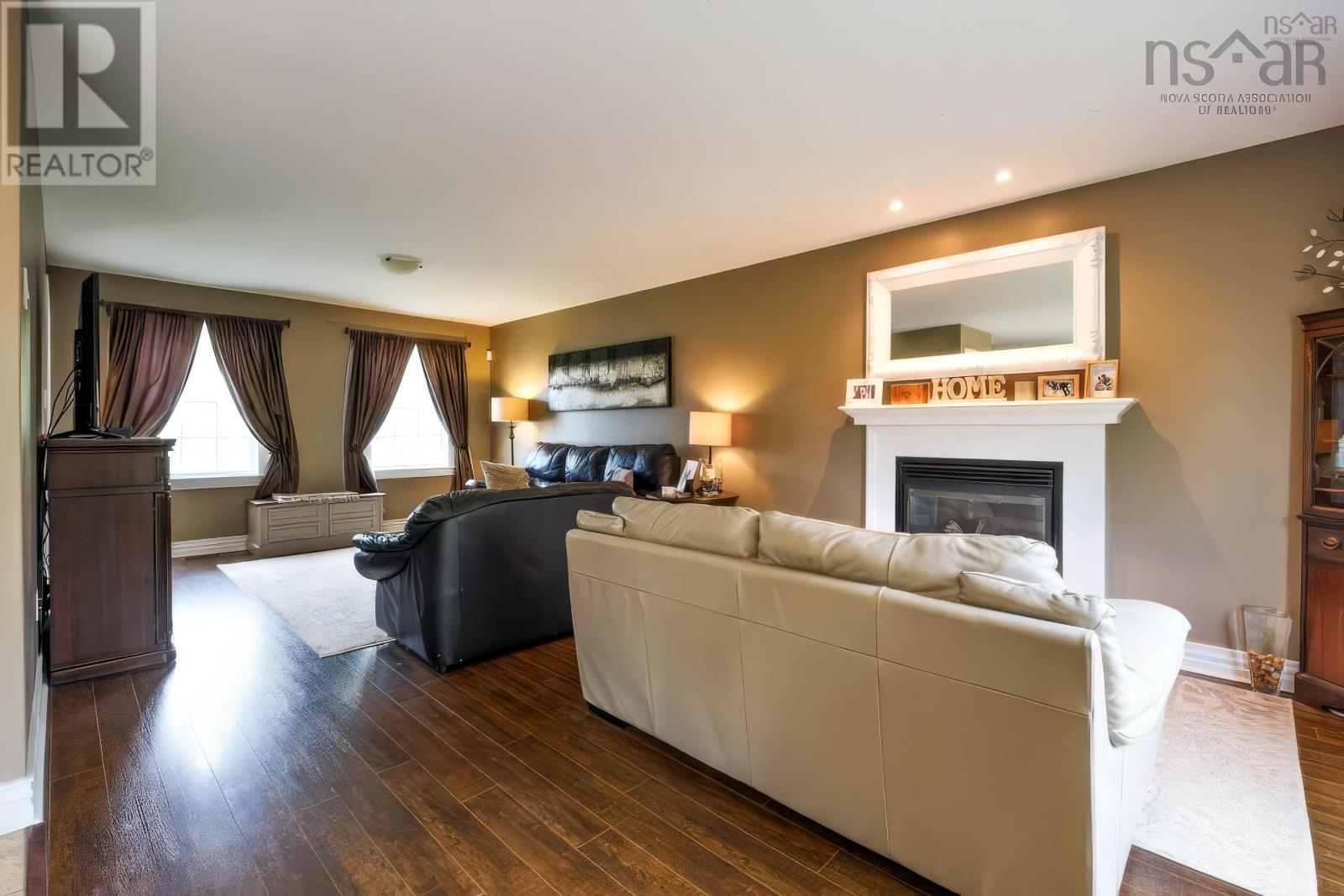 Property 10 of 42 of 30 Pivot Lane