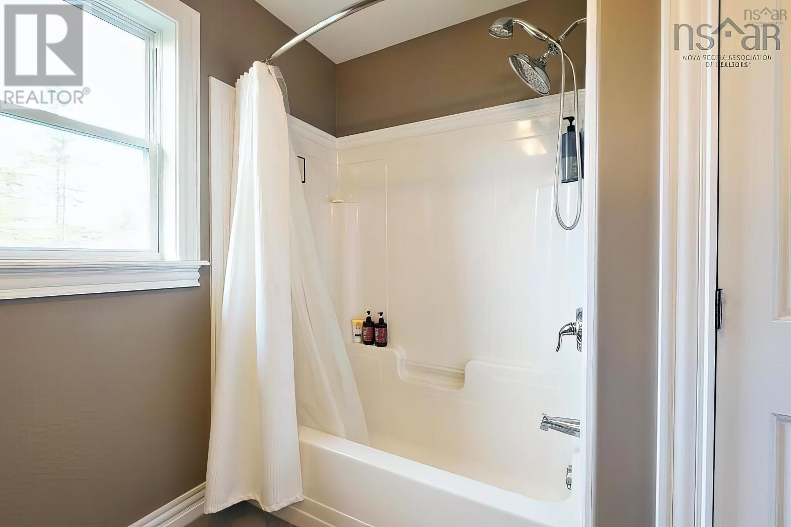 Property 22 of 42 of 30 Pivot Lane