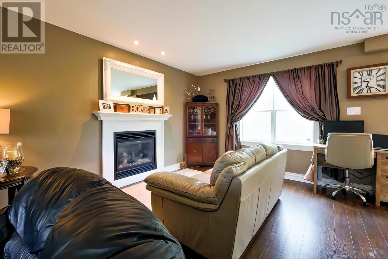 Property 9 of 42 of 30 Pivot Lane