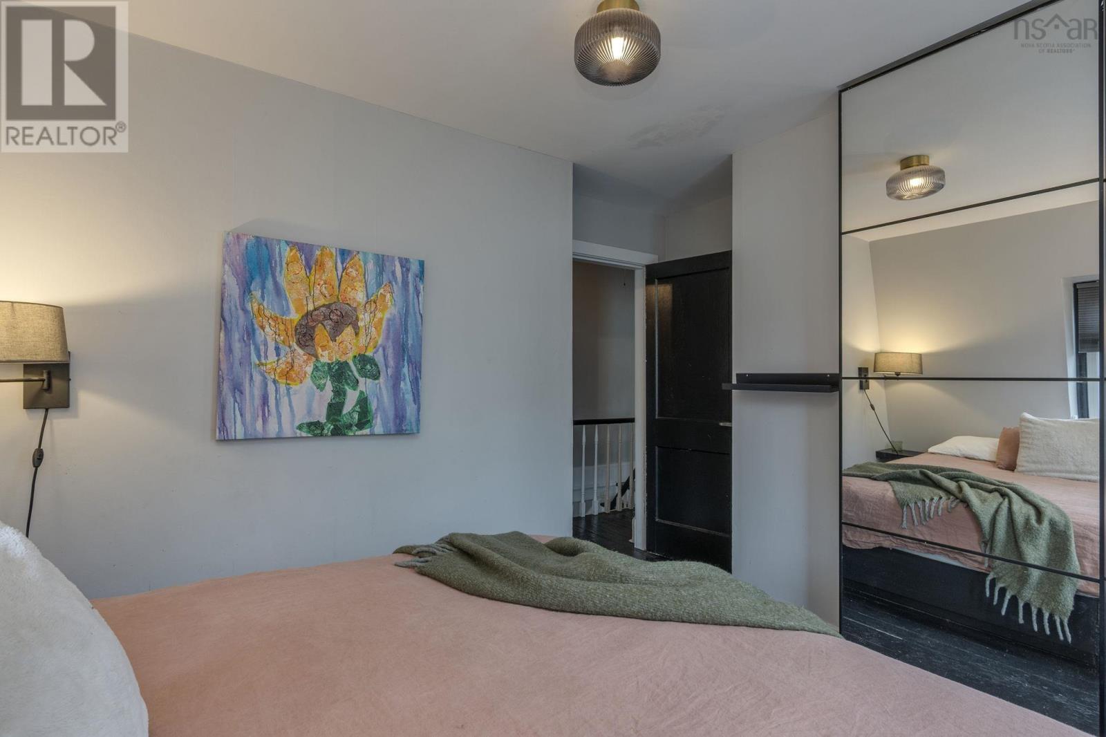 Property 22 of 47 of 2508 Oxford Street