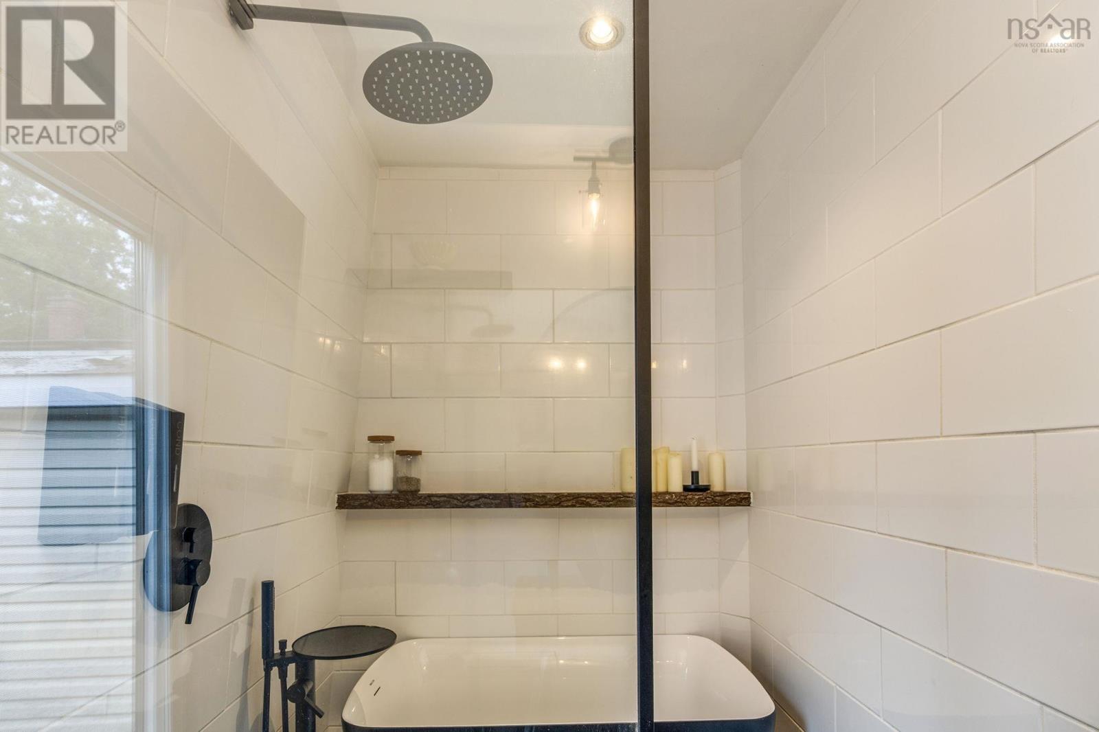 Property 19 of 47 of 2508 Oxford Street