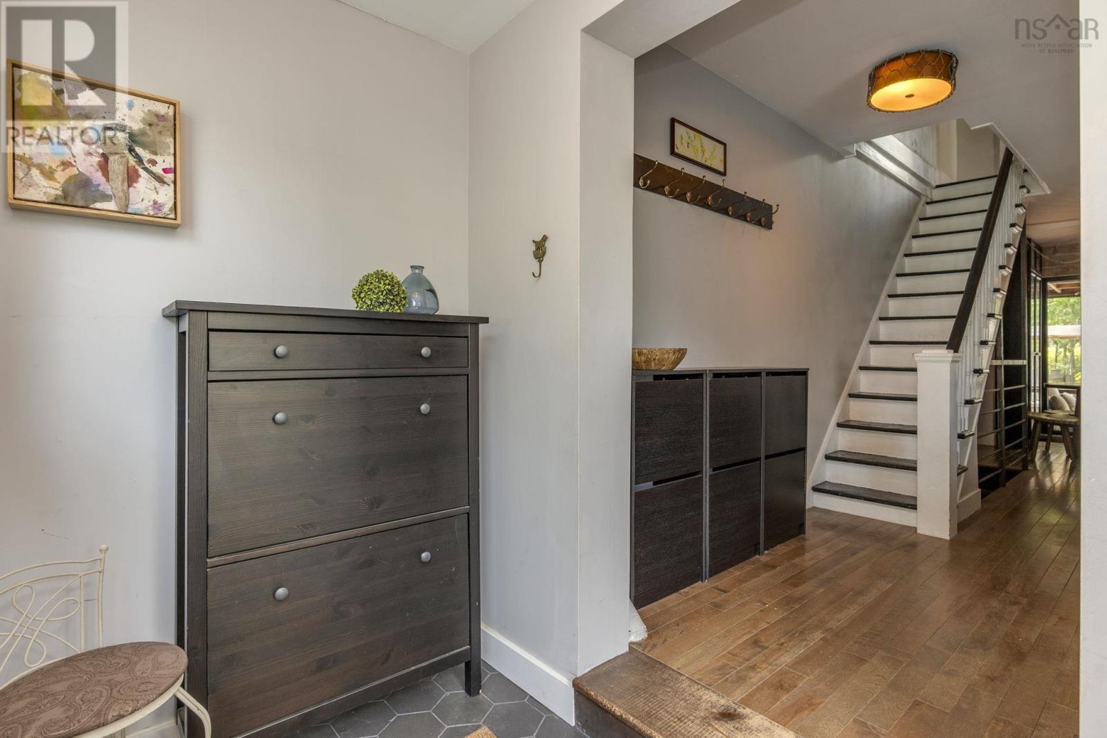 Property 4 of 47 of 2508 Oxford Street