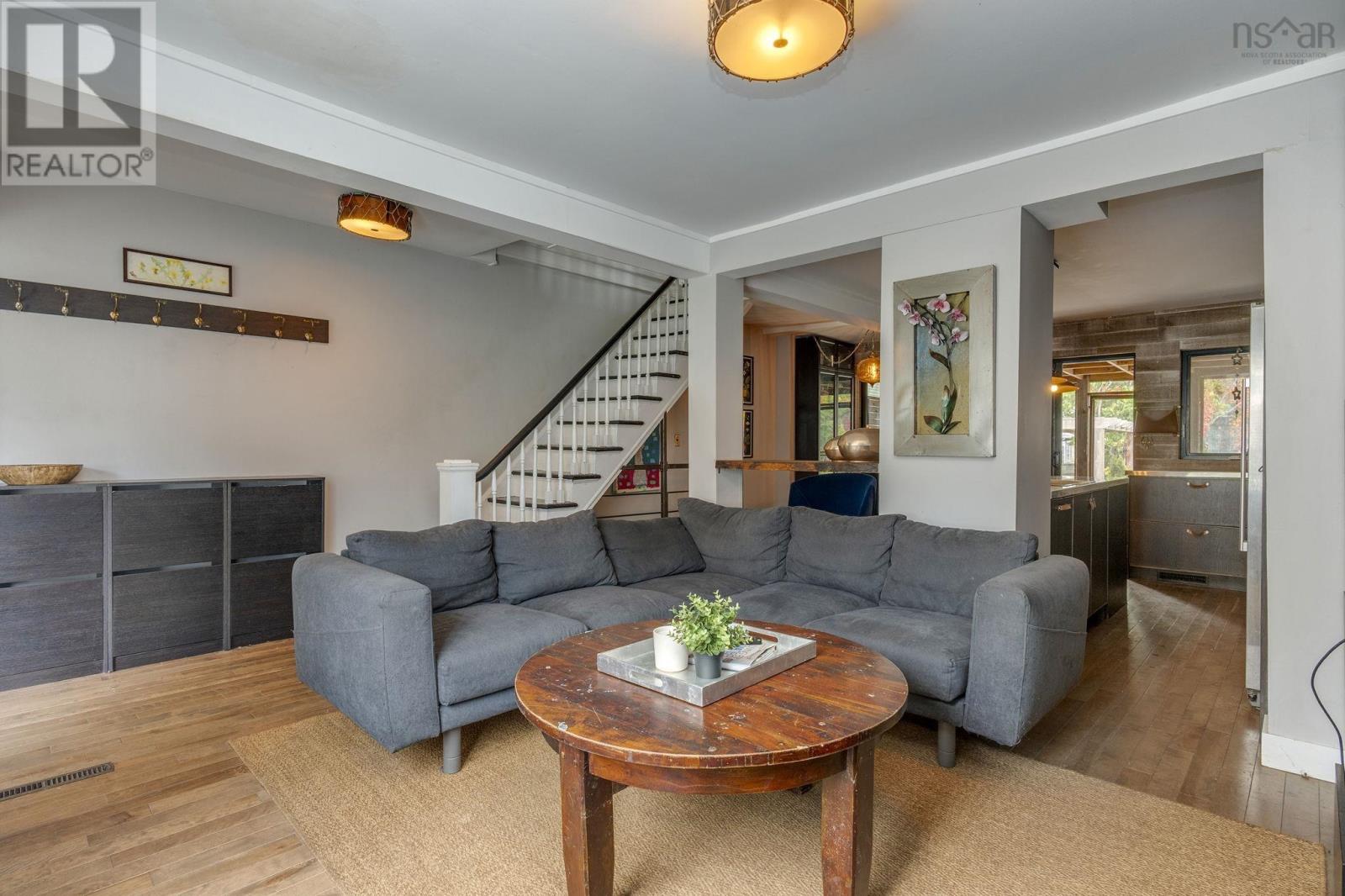 Property 7 of 47 of 2508 Oxford Street