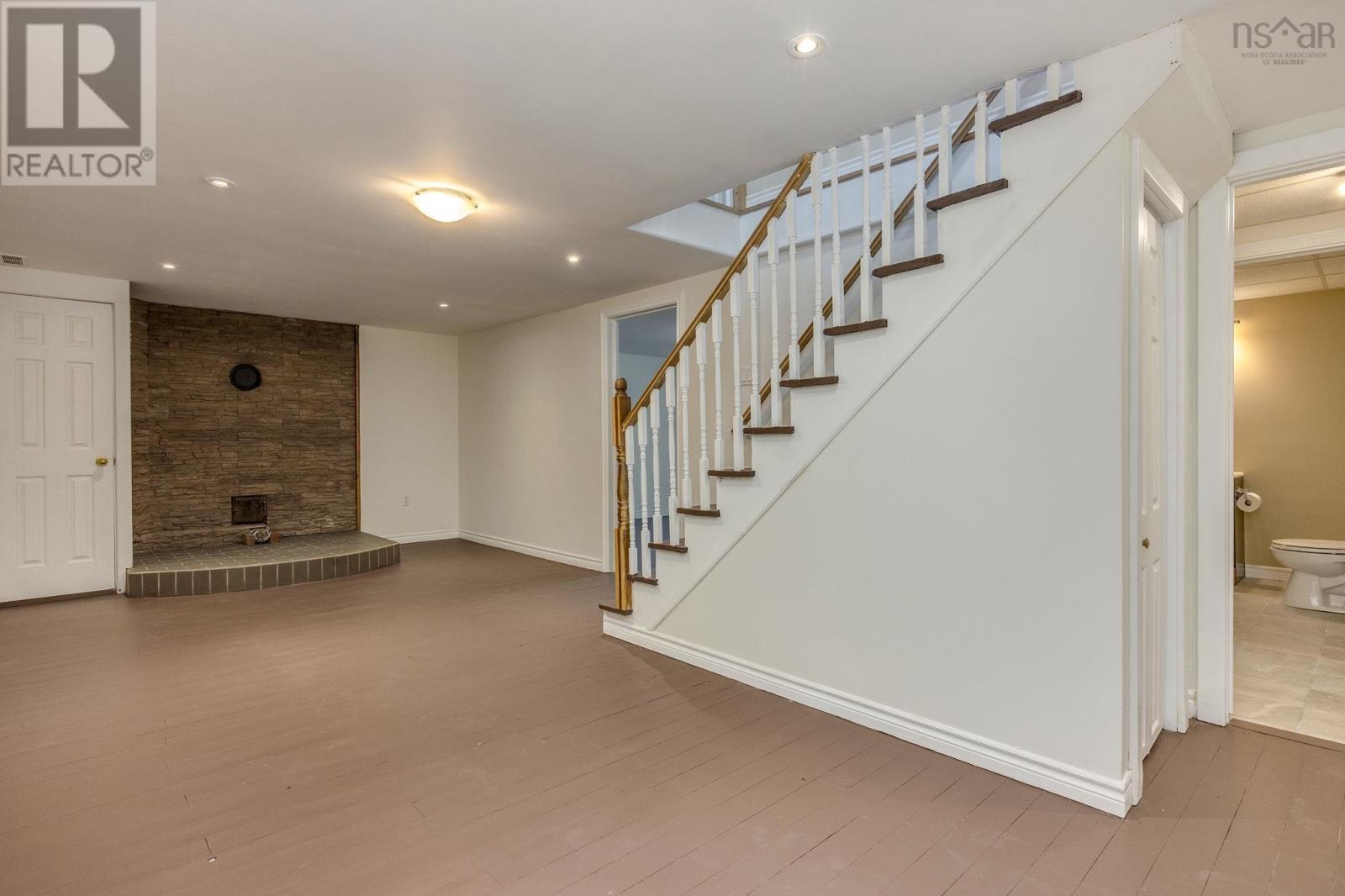 Property 40 of 48 of 990 Mary Avenue