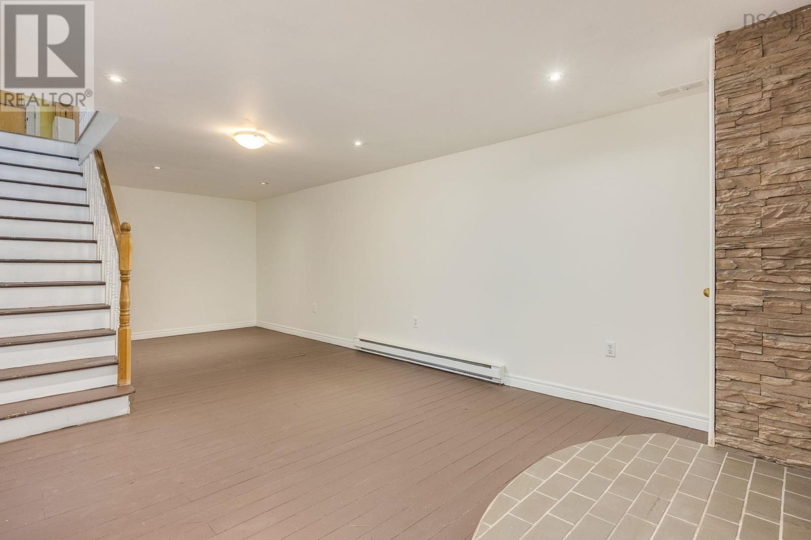 Property 41 of 48 of 990 Mary Avenue