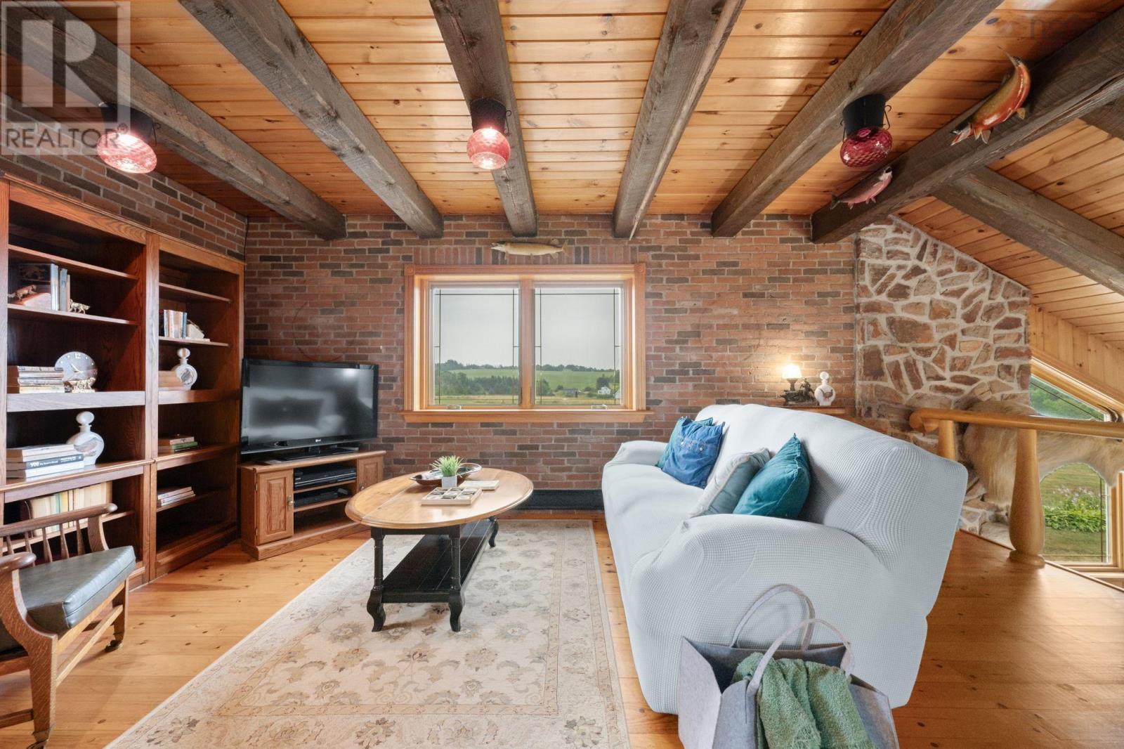 Property 32 of 50 of 12809 1 Highway