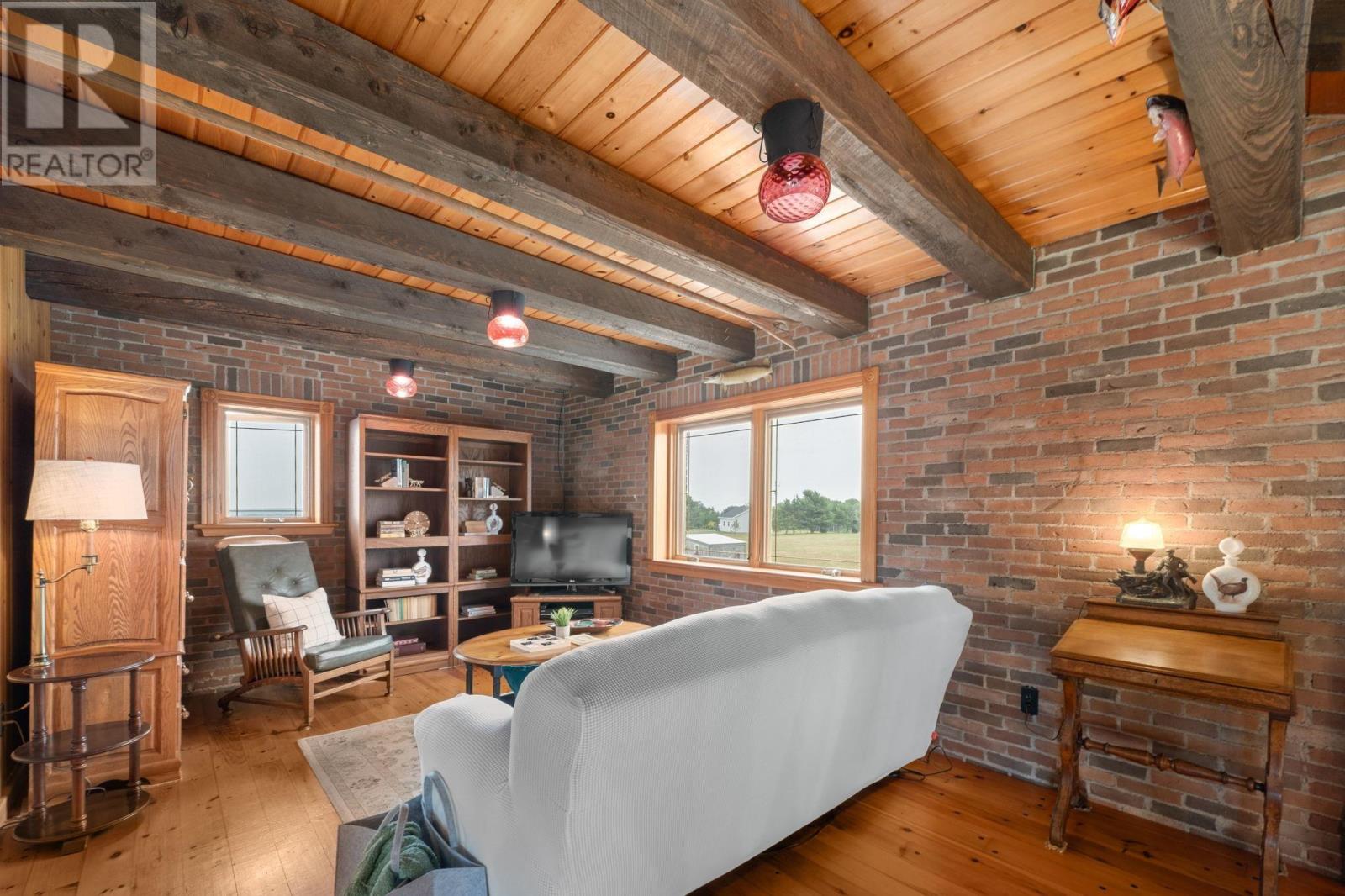 Property 31 of 50 of 12809 1 Highway