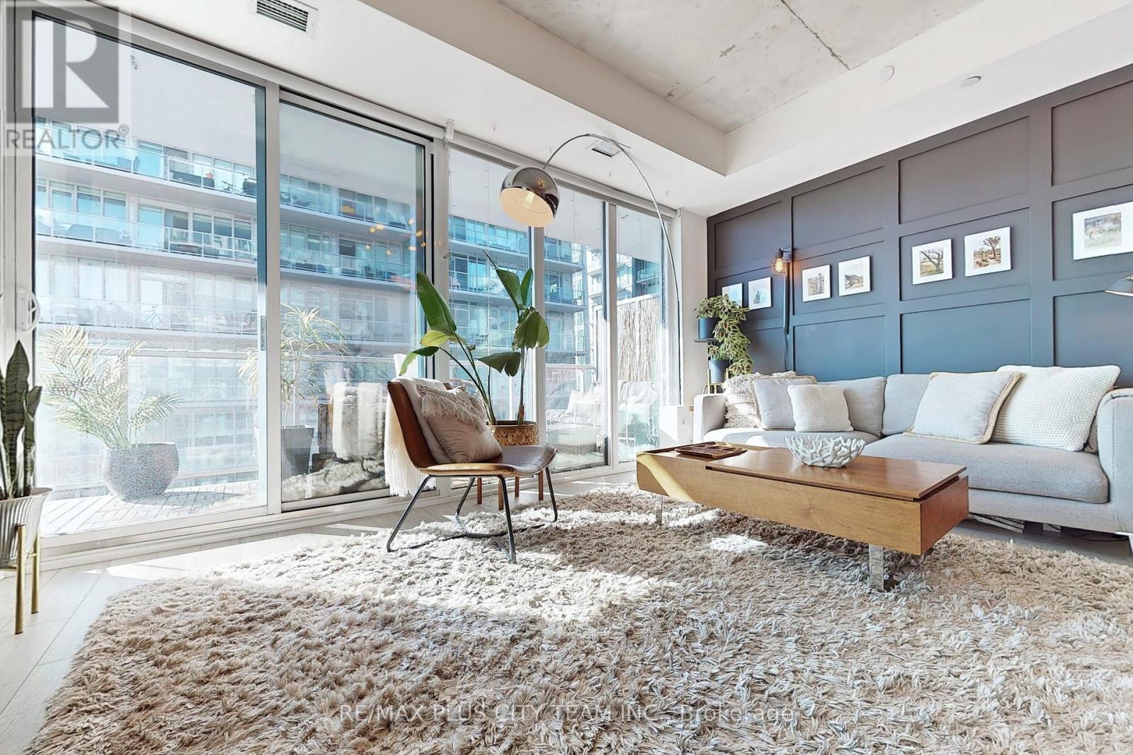 25 Baseball Place 807