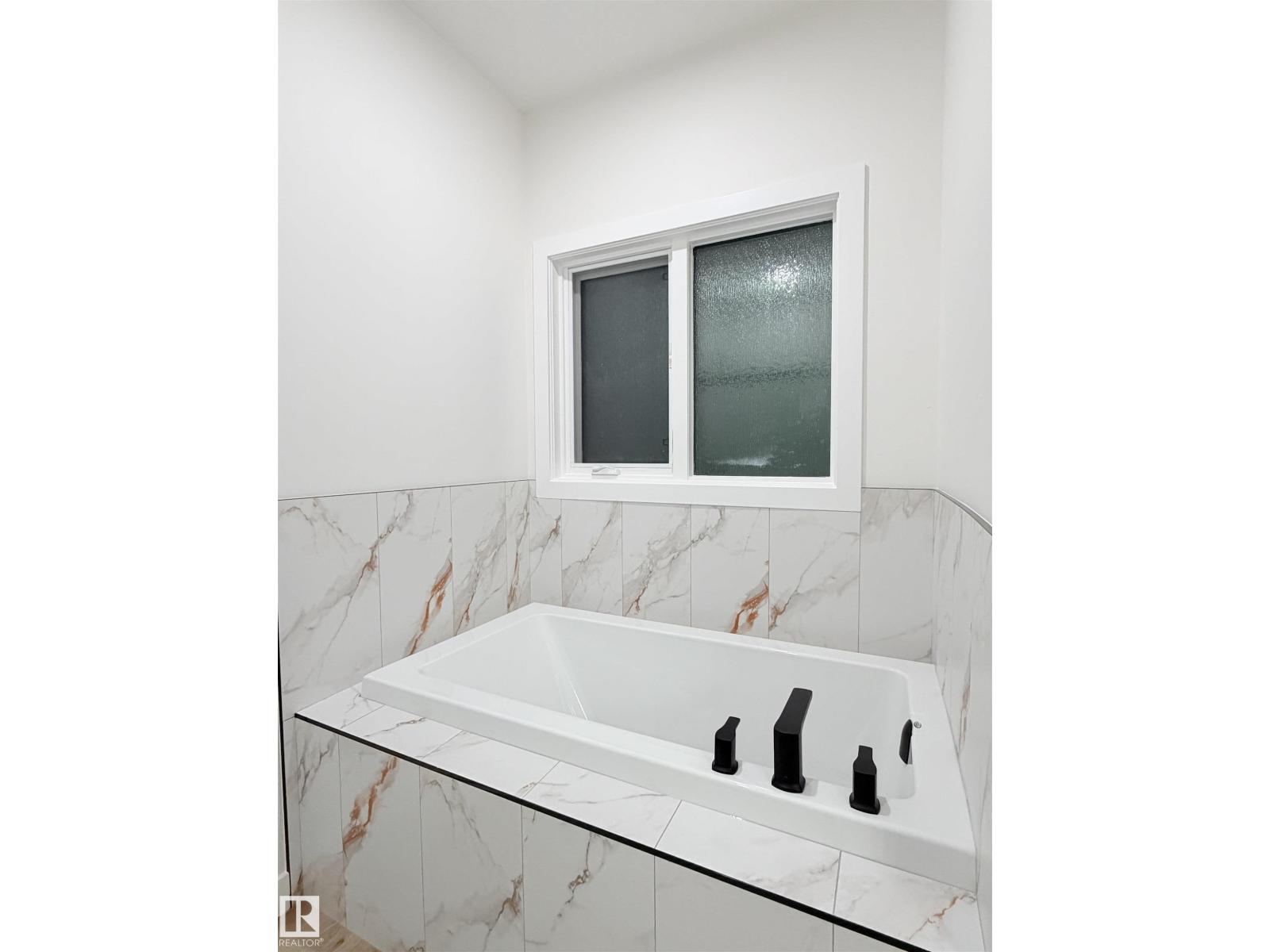 3320 Chickadee Drive NW, Edmonton