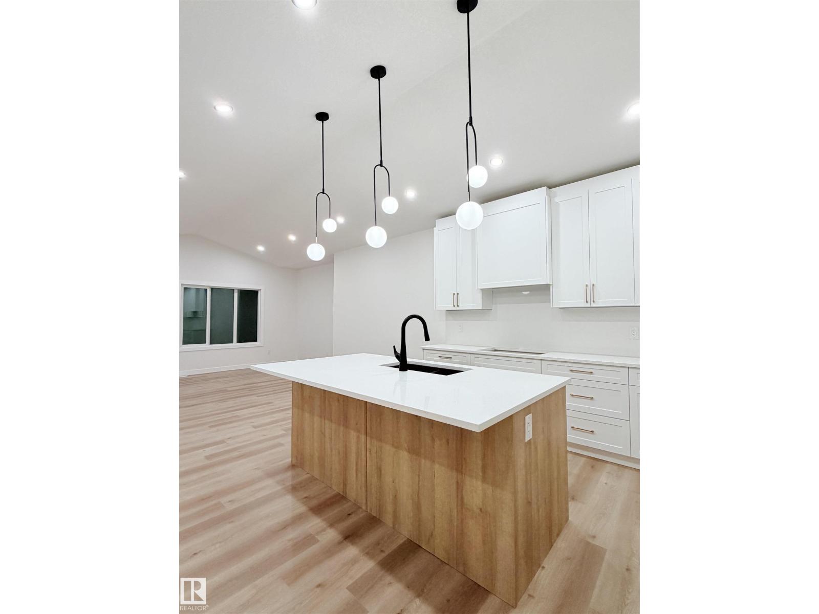 3320 Chickadee Drive NW, Edmonton