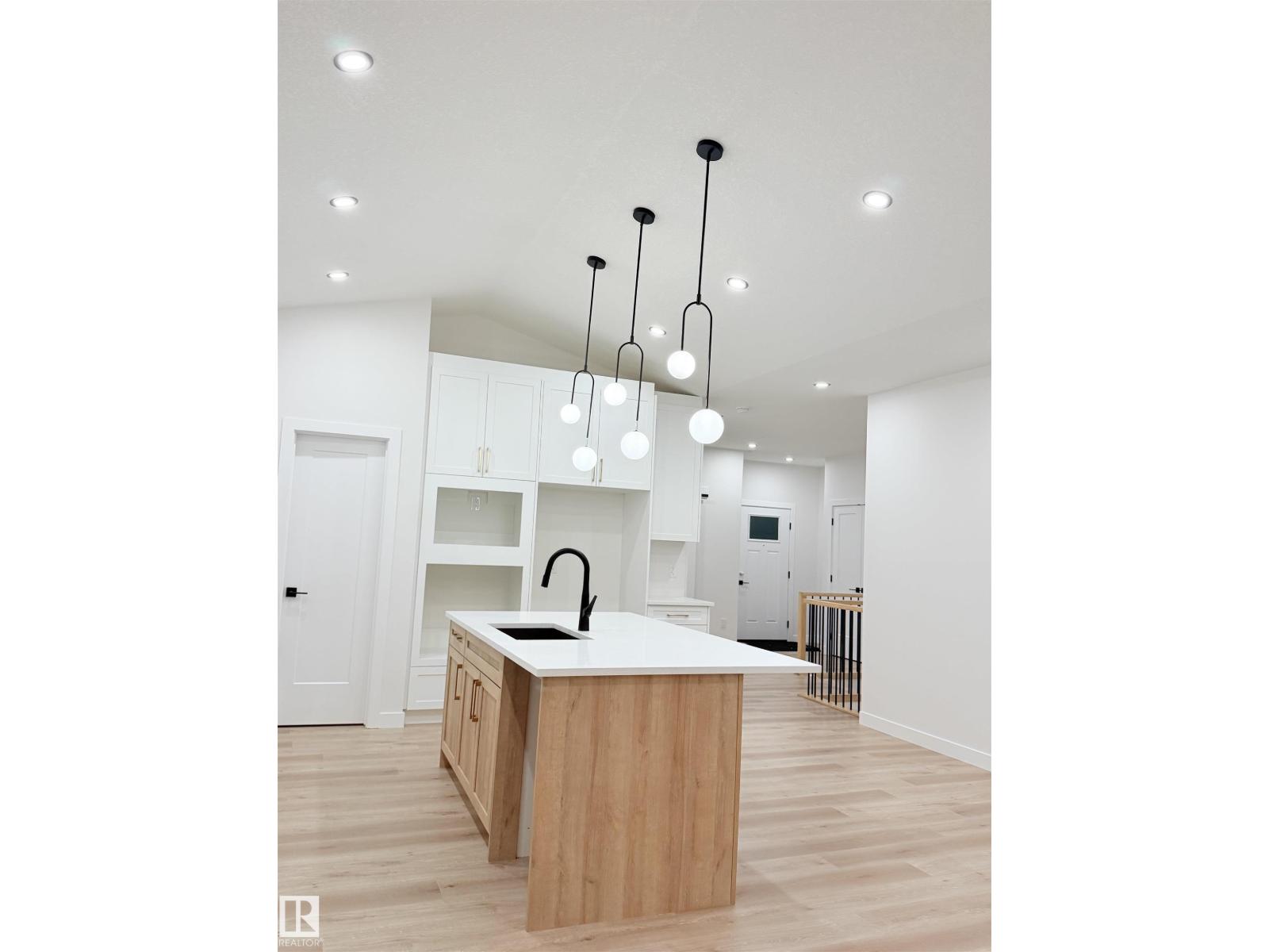 3320 Chickadee Drive NW, Edmonton