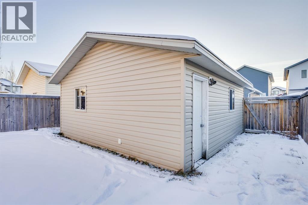 108 huckleberry Street, Fort McMurray