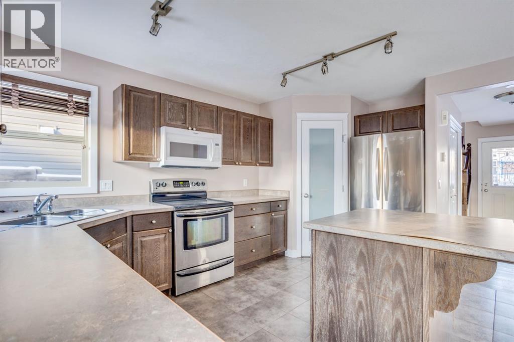 108 huckleberry Street, Fort McMurray