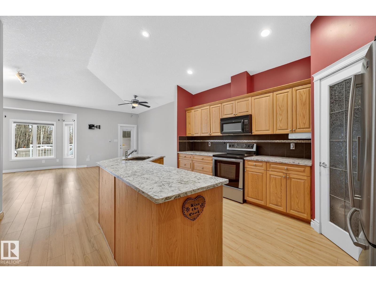 25 FOLKSTONE PL, Stony Plain