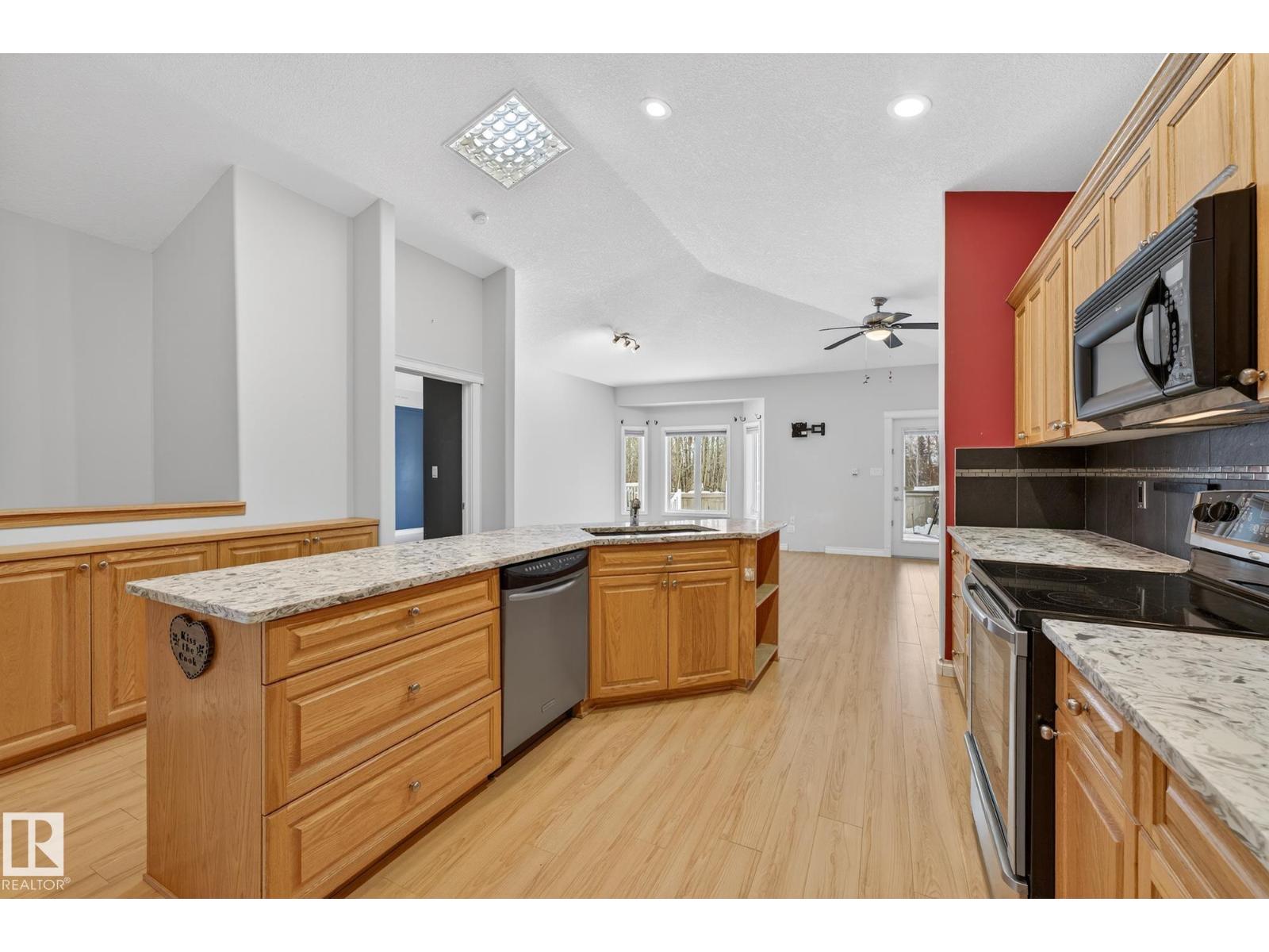 25 FOLKSTONE PL, Stony Plain