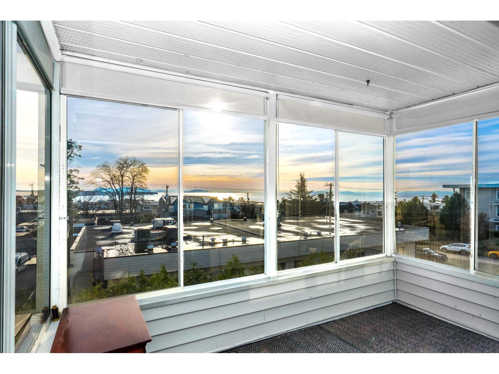 210 1354 WINTER STREET, White Rock