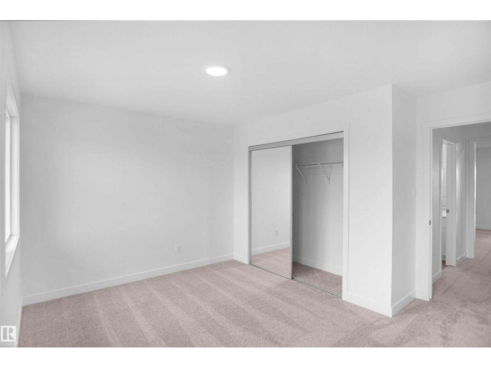 2544 211 ST NW, Edmonton