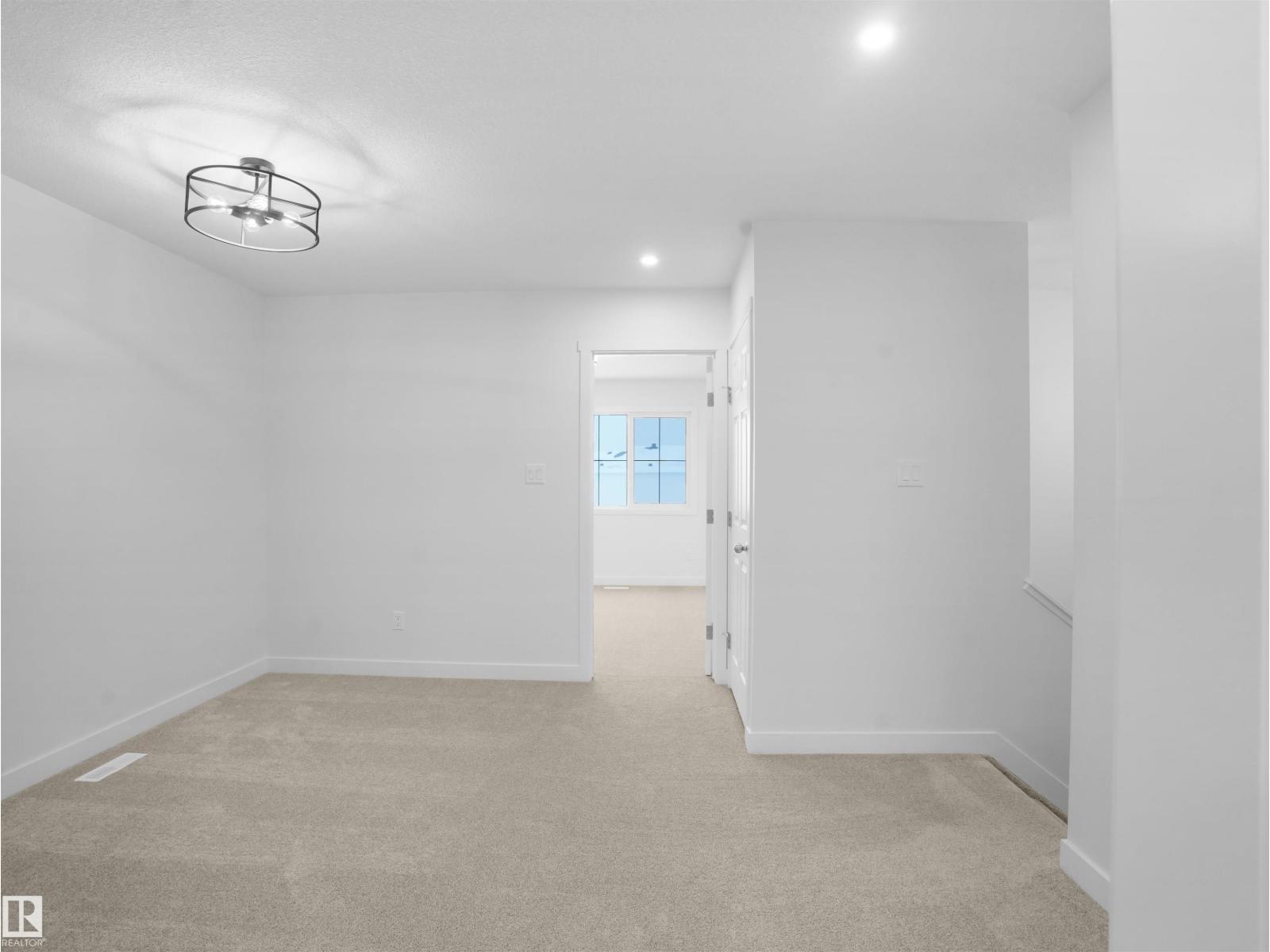 12119 34 AV SW, Edmonton