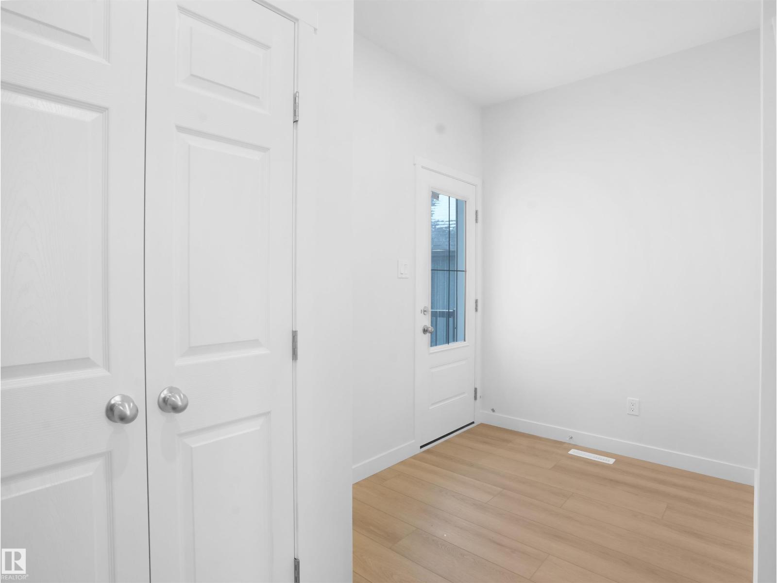 12119 34 AV SW, Edmonton