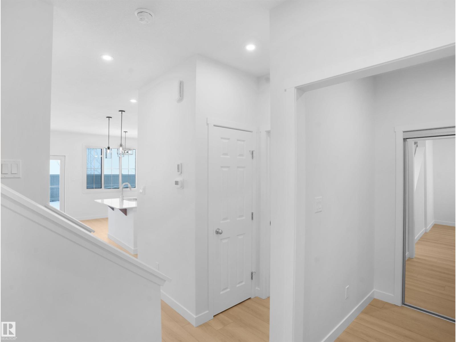 12119 34 AV SW, Edmonton