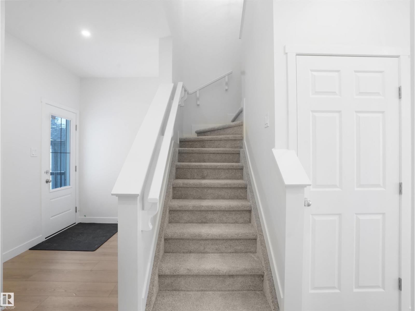 12119 34 AV SW, Edmonton