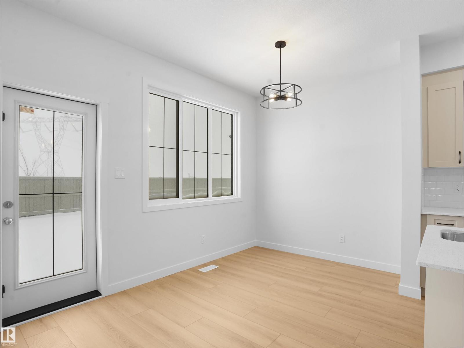 12119 34 AV SW, Edmonton