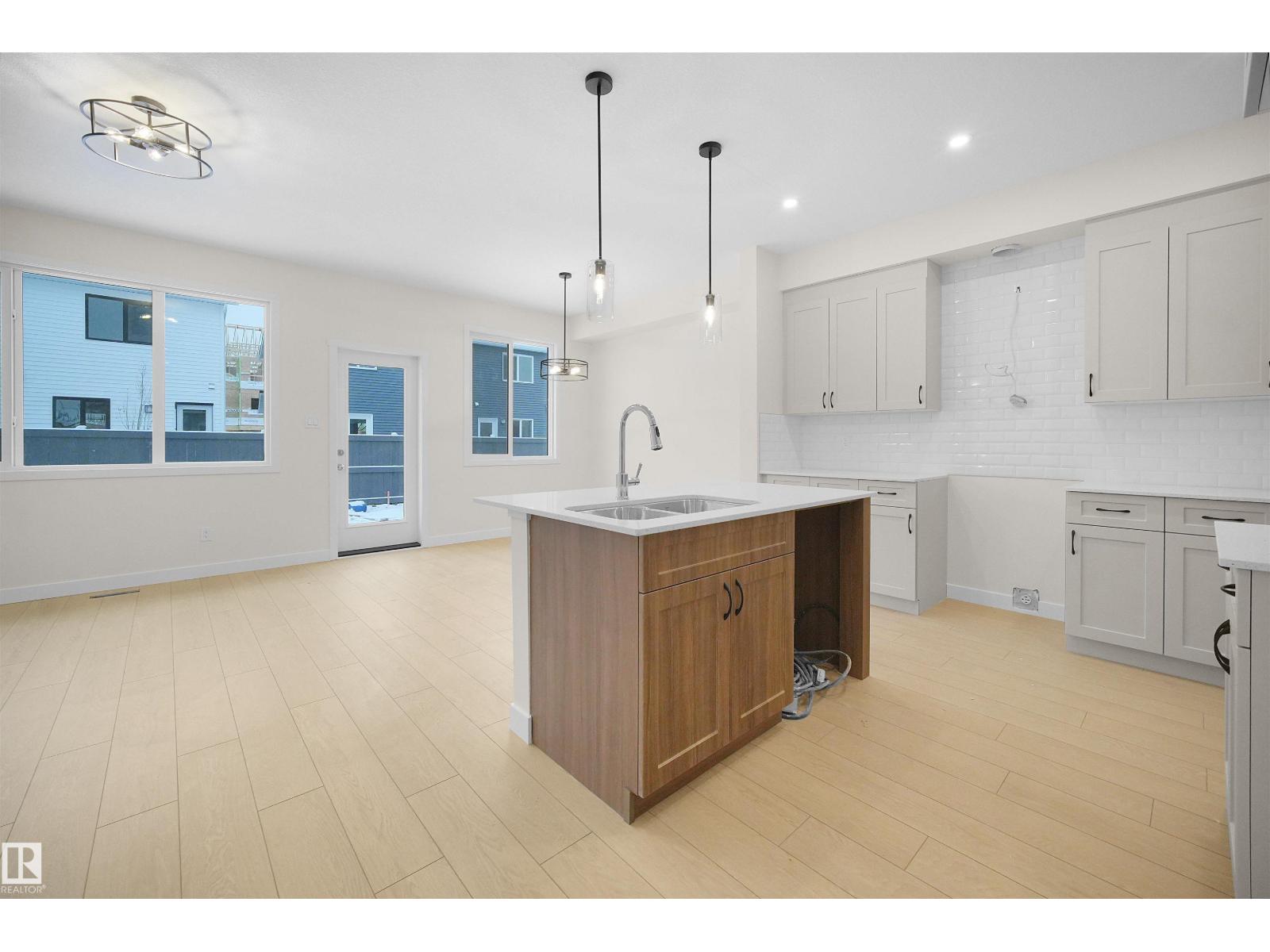 2540 211 ST NW, Edmonton