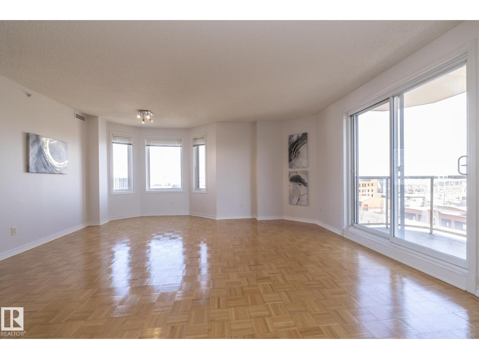 #801 10909 103 AV NW, Edmonton