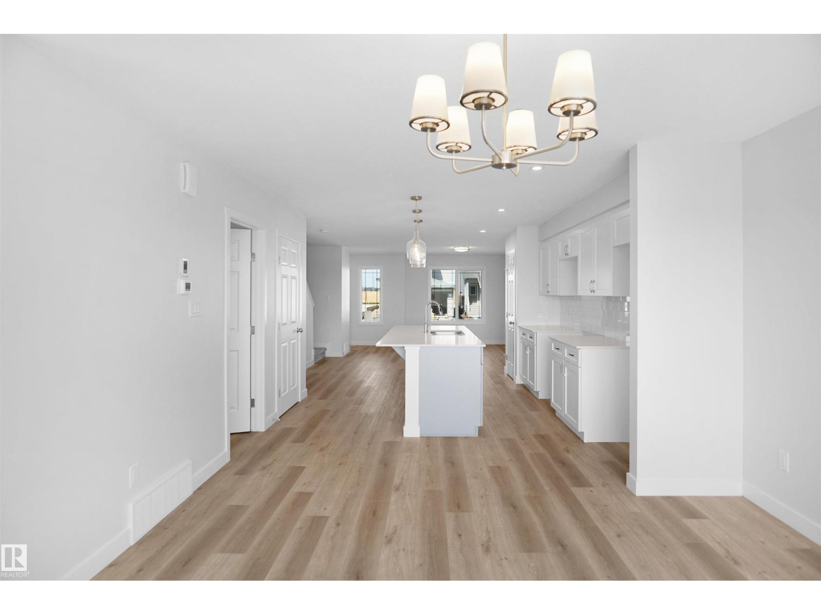 21023 25 AV NW, Edmonton