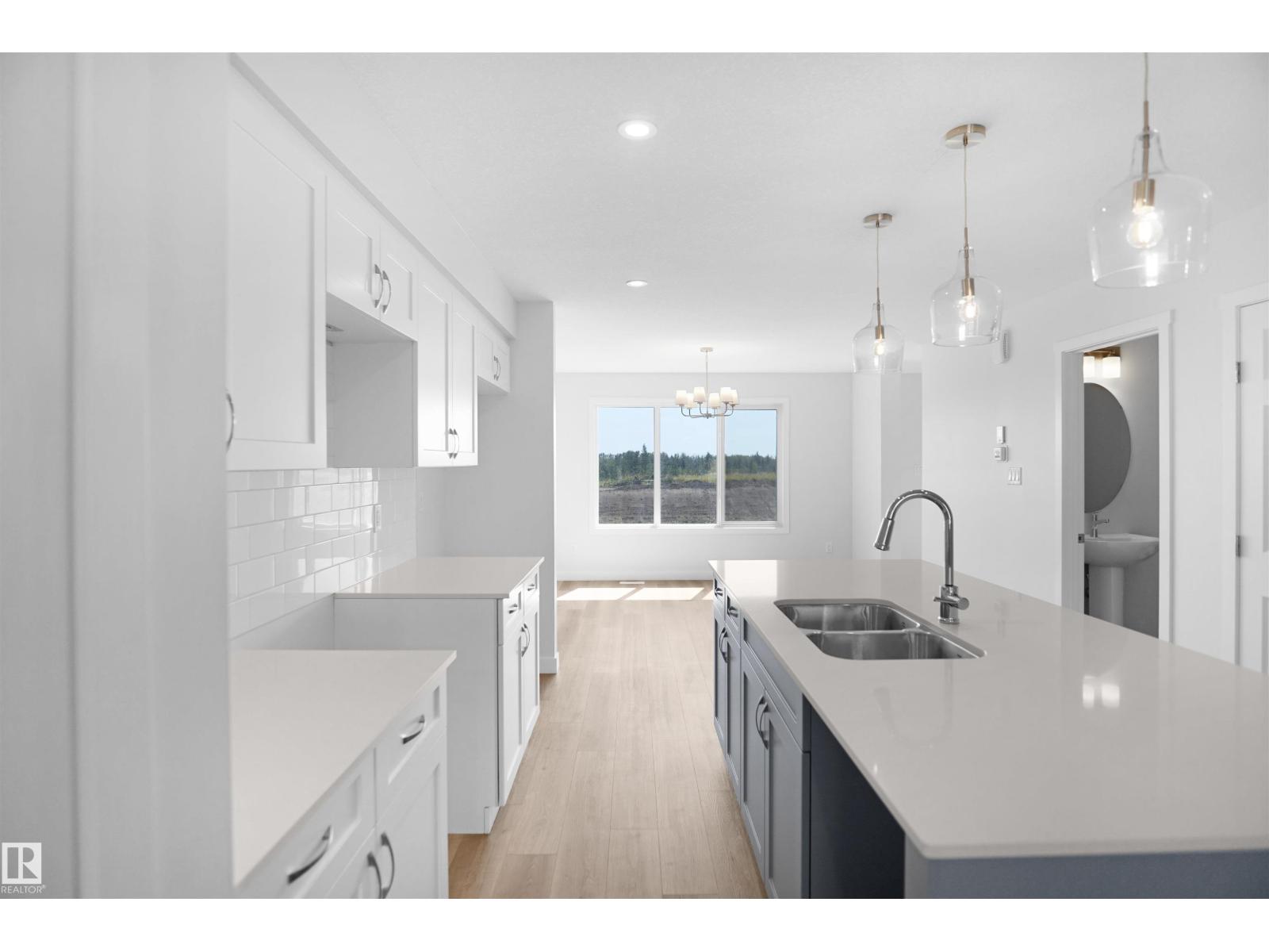 21023 25 AV NW, Edmonton