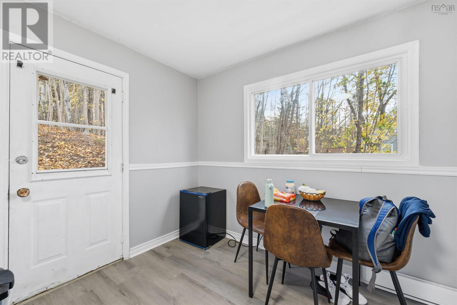 Property 10 of 49 of 112 School Street