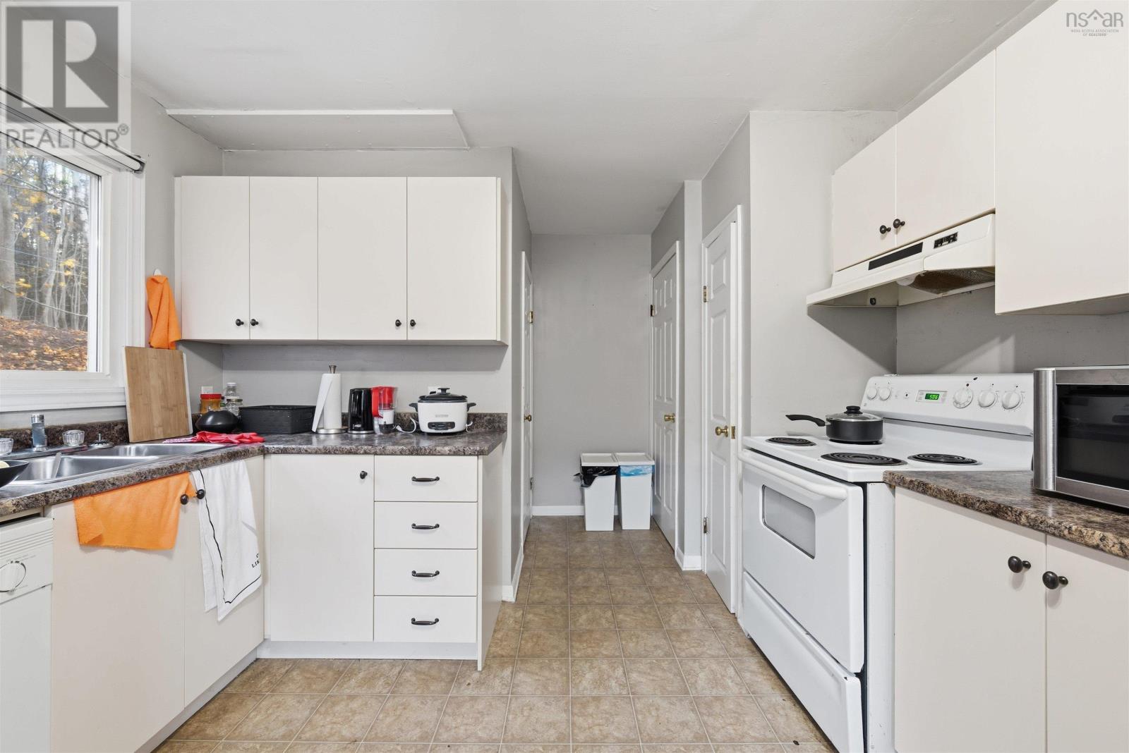 Property 30 of 49 of 112 School Street